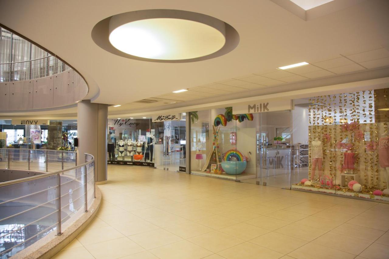 מלון קינשאסה Kin Plaza Arjaan By Rotana מראה חיצוני תמונה